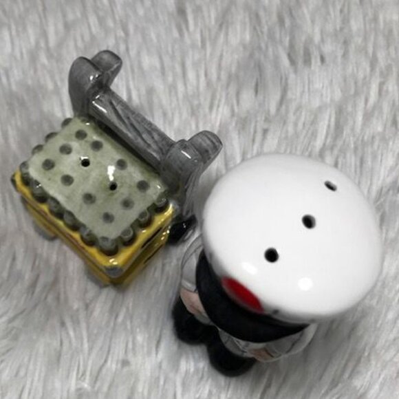 Vintage Coca-Cola Delivery Boy and Coke Cases Cart Ceramic Salt & Pepper Shakers - Picture 6 of 8